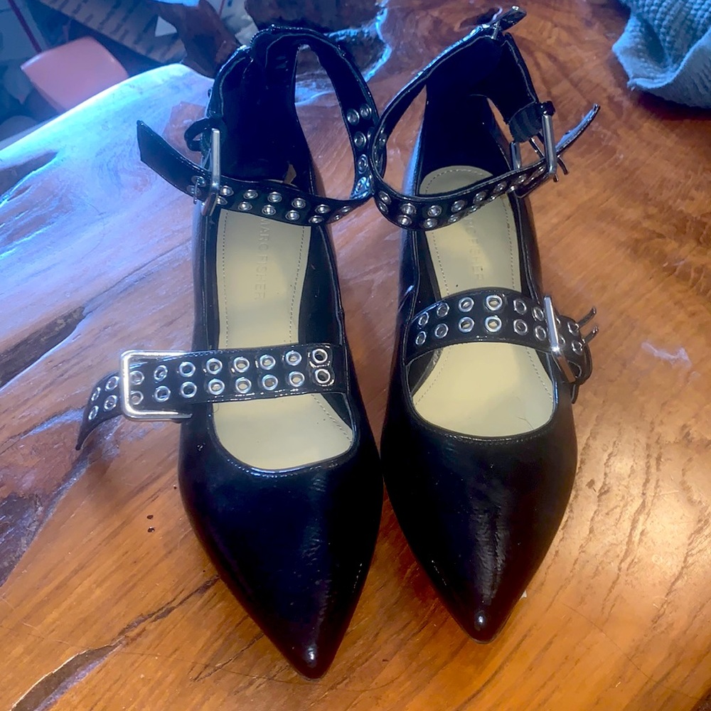 Marc Fisher Women's Alen Two-Strap Flats Size 7